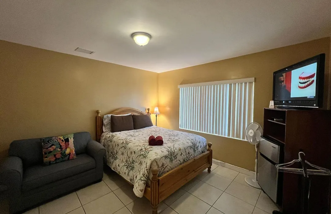 Royal Poinciana Stay-1