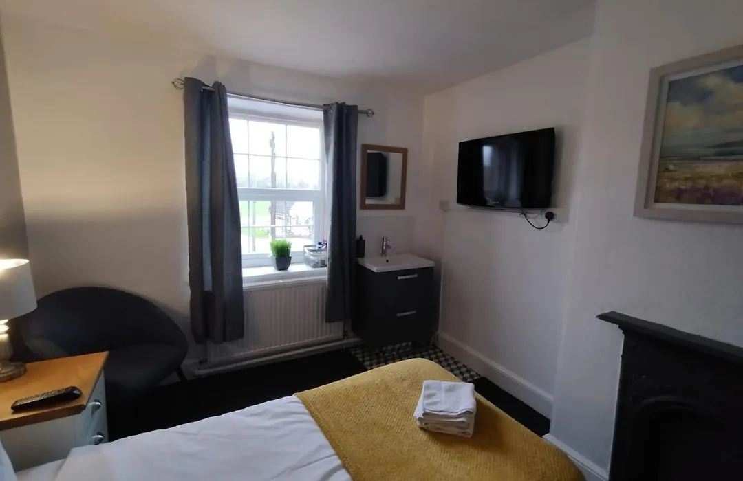 The Crown Inn - Rooms-1