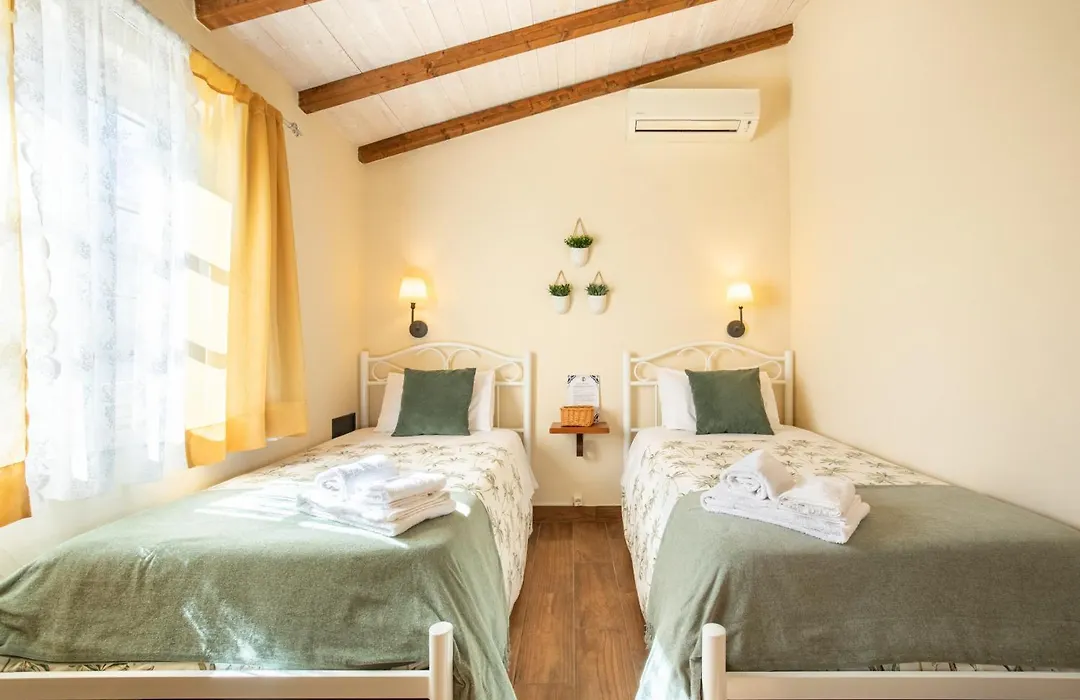 Casinha D'Avó Guesthouse-1