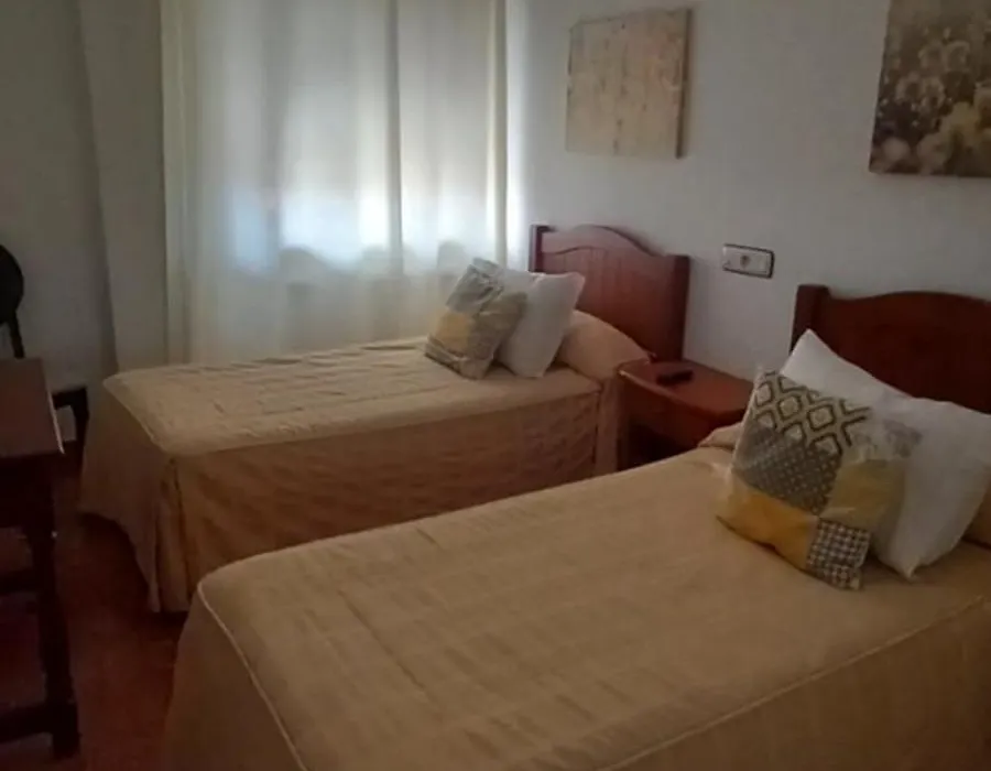 Hostal Las Cadenas-1