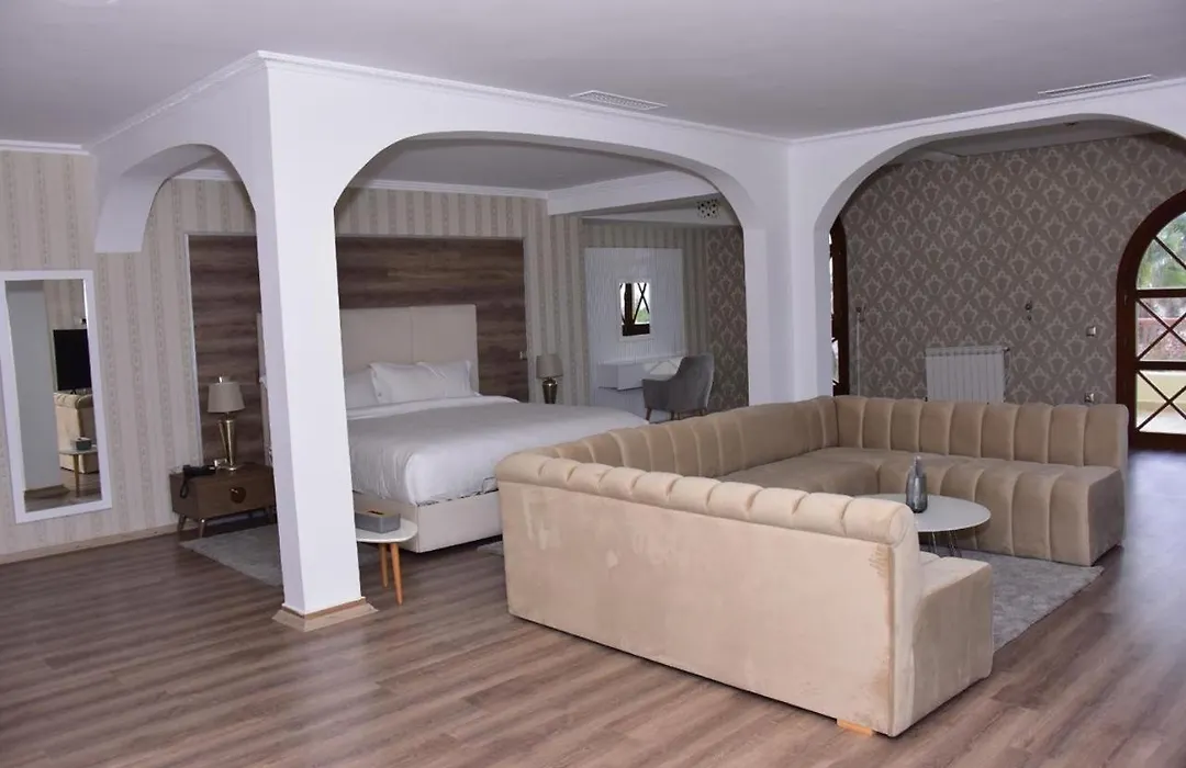 Palm Palace-1