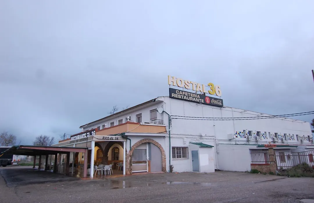 El Hostal 36-1