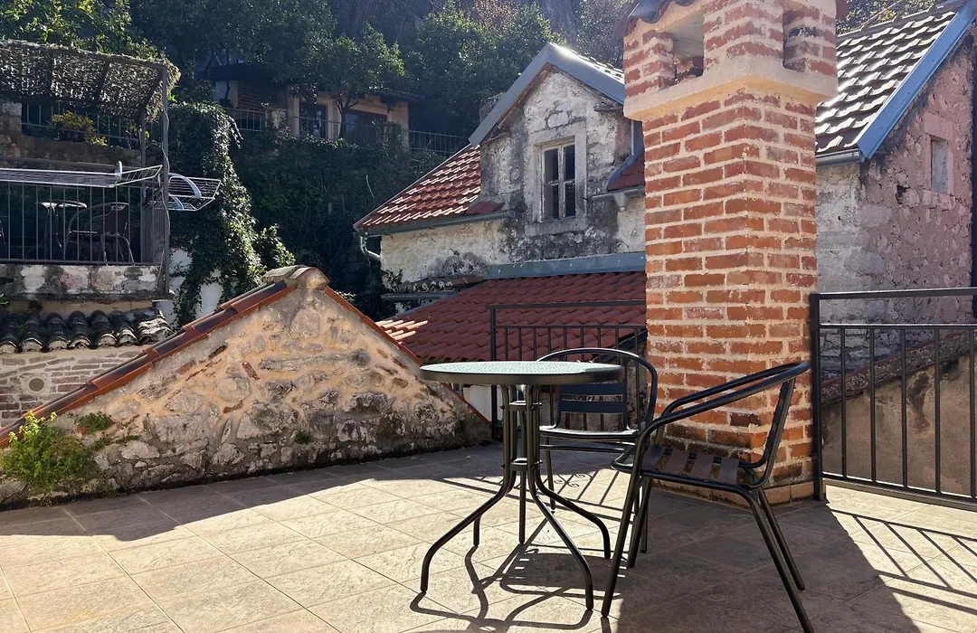 Antika Guesthouse-1