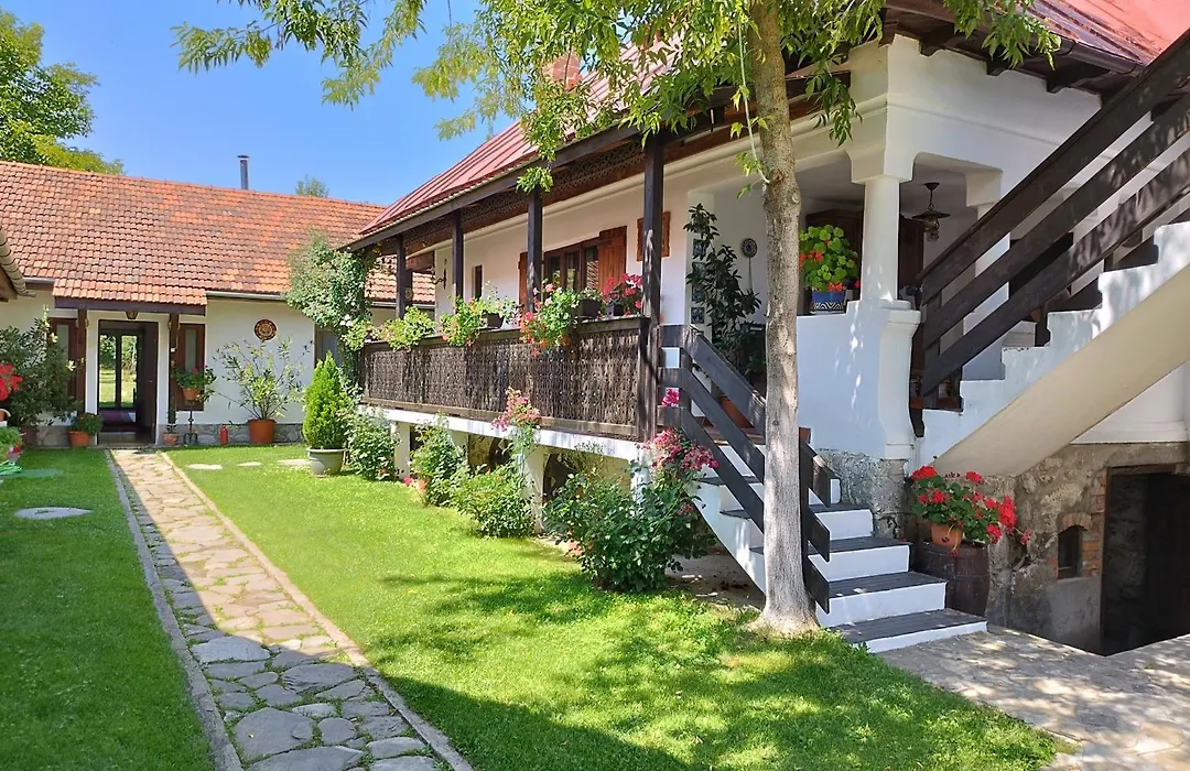 Casa Veche-1