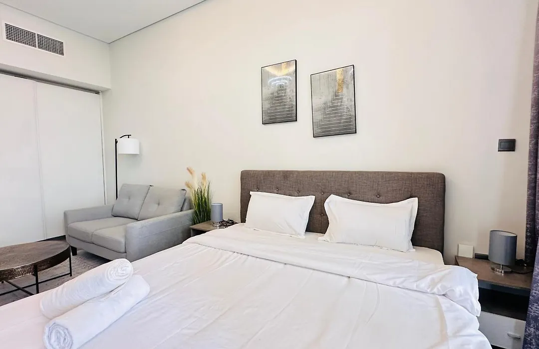 Upscale Apartment At Oval Tower Near Downtown With Balcony And Parking By Belvilla-1