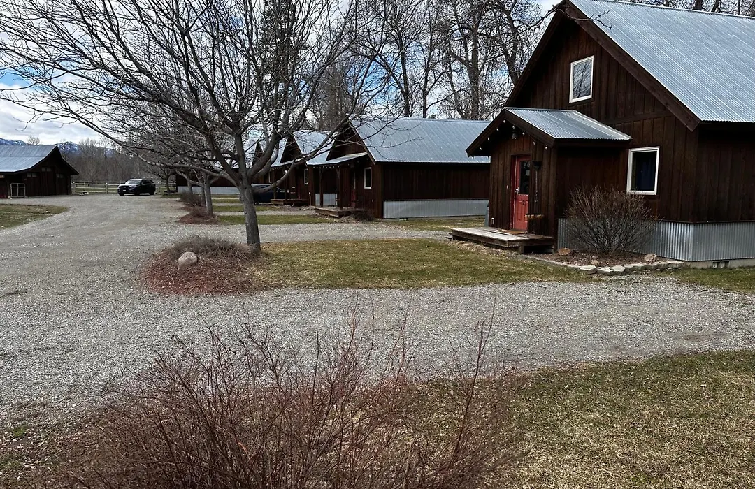 Methow River Lodge Cabins-1