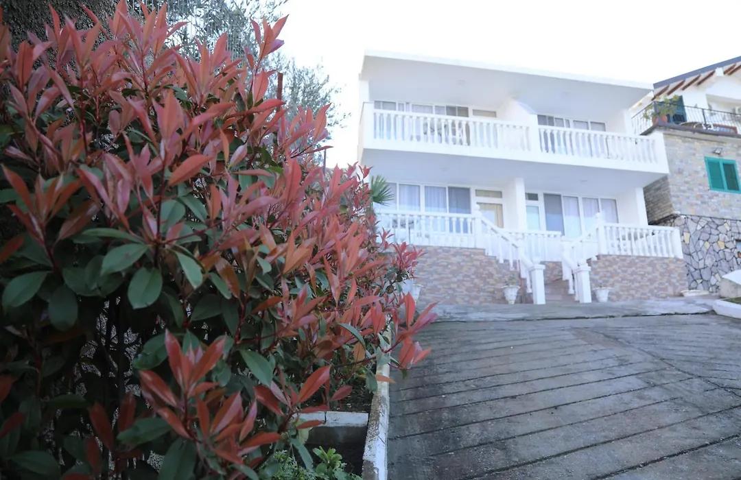 Lakefront House-1