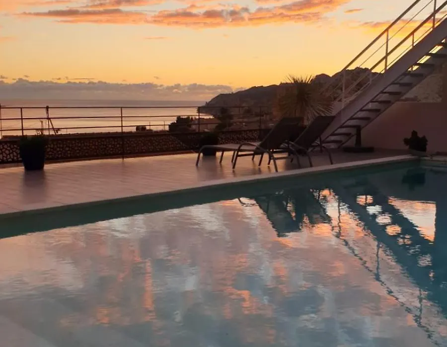 LES SUITES LOVE 3 SPA VUE MER PISCINe-1