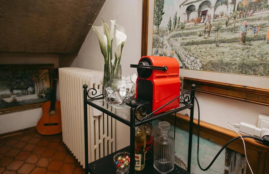 Enzo'S House-1