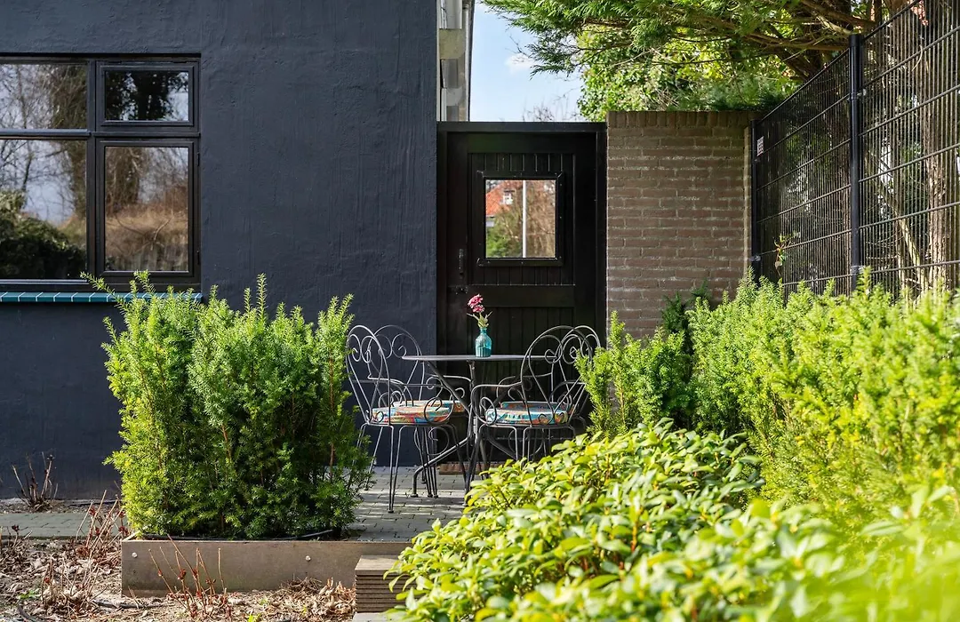 Boutique Pension Code Rosé-1