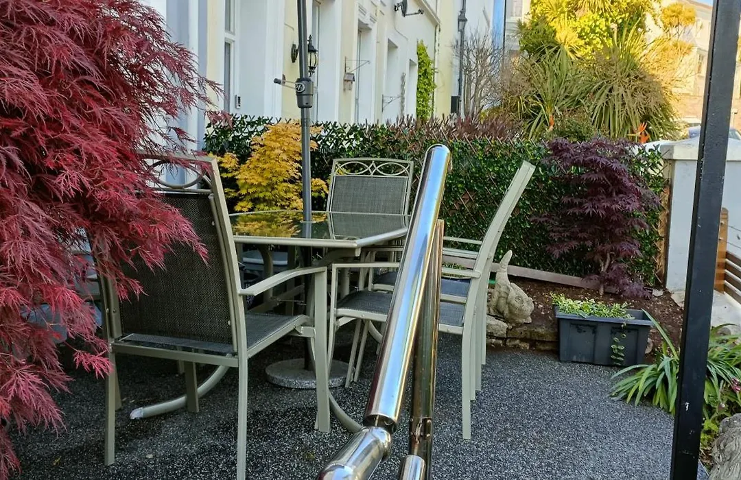 Lawnswood Guest House-1