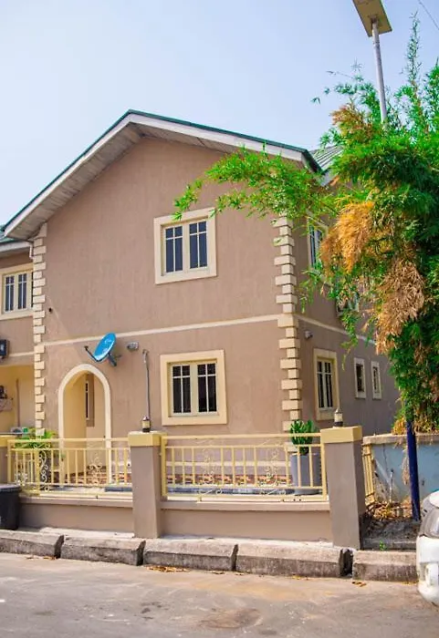 DEE&DEE HOMEs-1