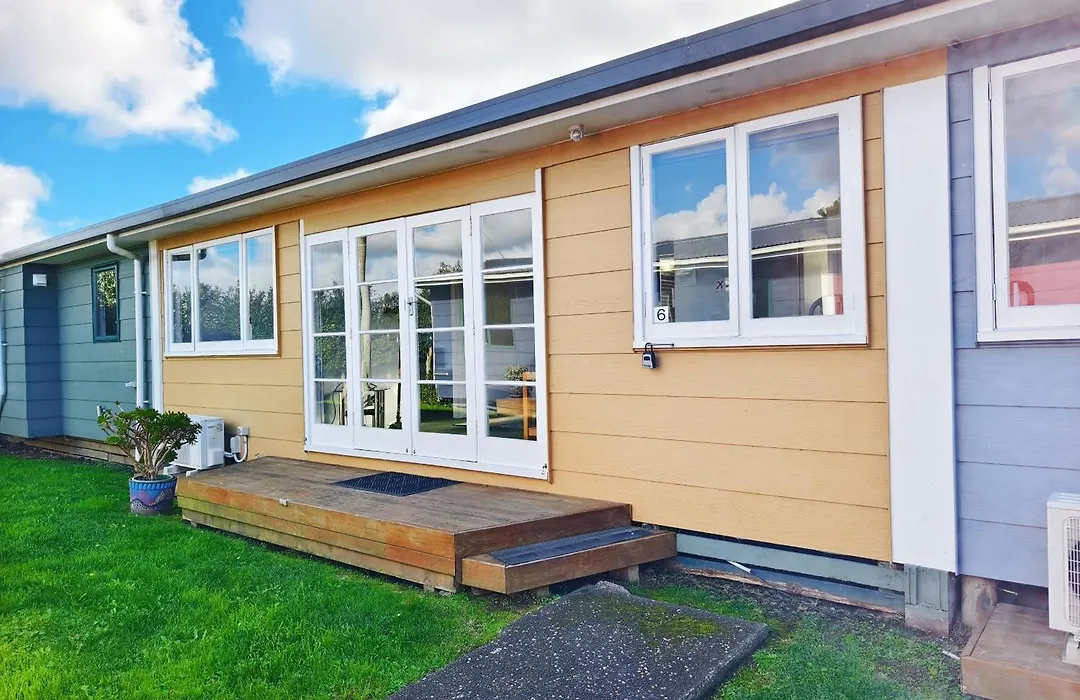 Parakai Geothermal Motel-1