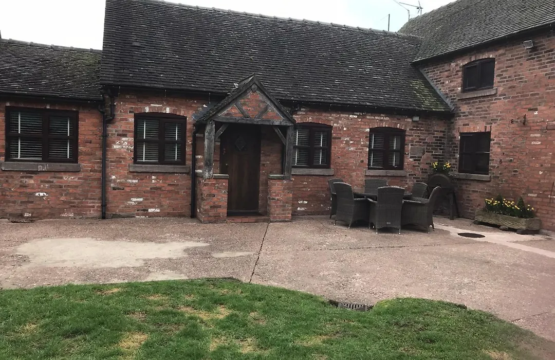 Domvilles Farm Self Catering Courtyard Stable-1