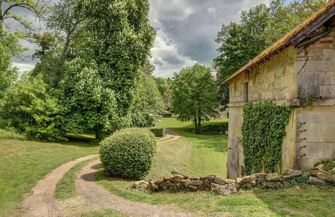 Domaine Des Forges De La Vache-1
