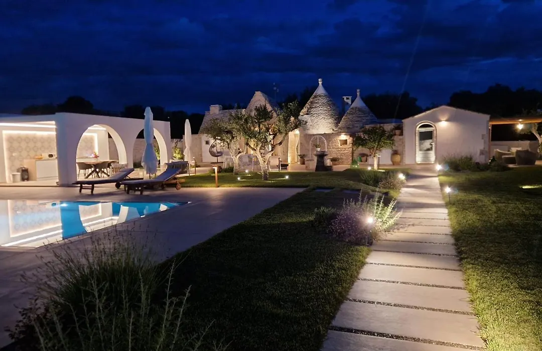 Trulli di V E N E R E-1