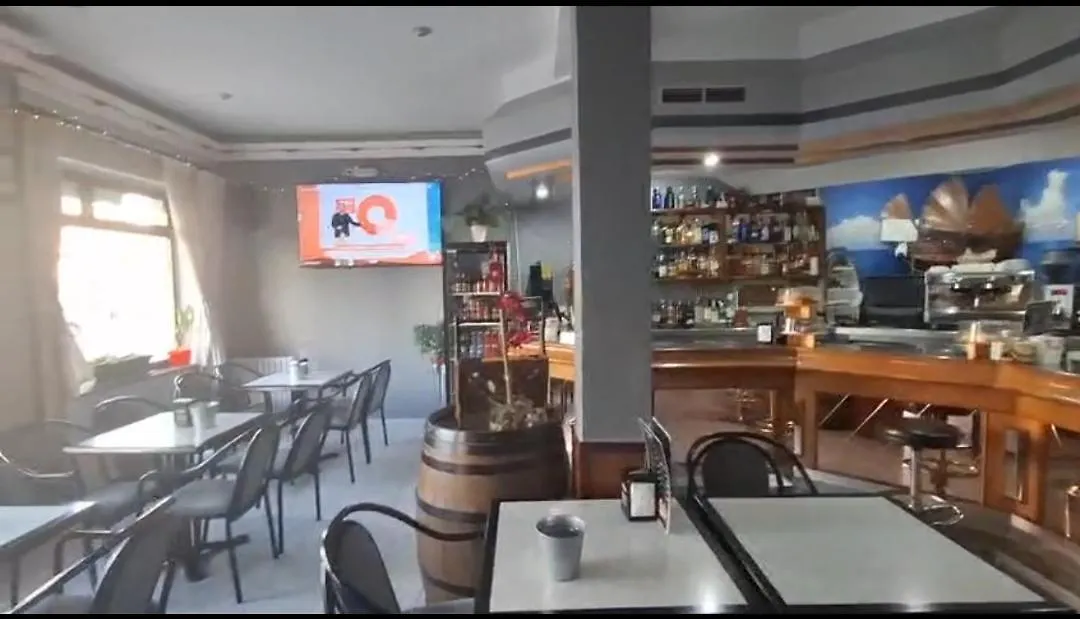 Hostal Monteclaro-1