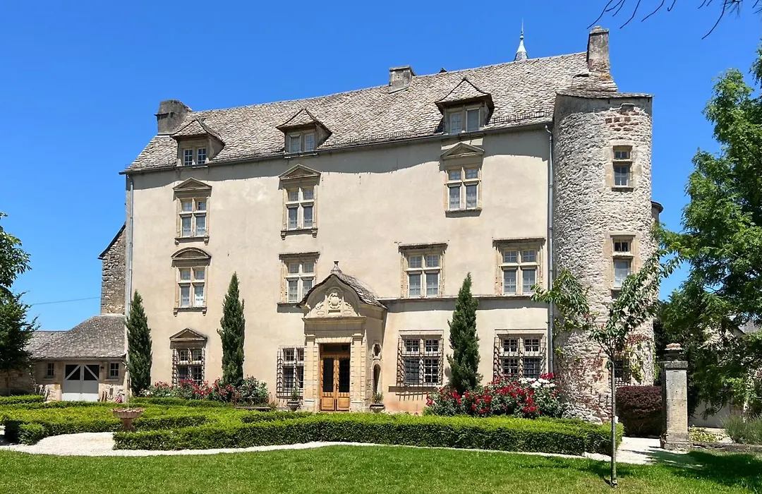 Chateau de Balsac-1