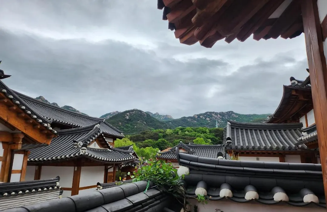 Eunpyeong Hanok Pyeonganchae은평한옥-1