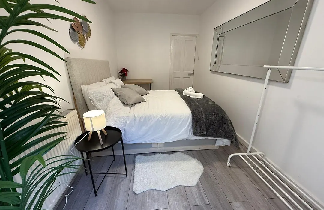 Guest Home In Vauxhall-1