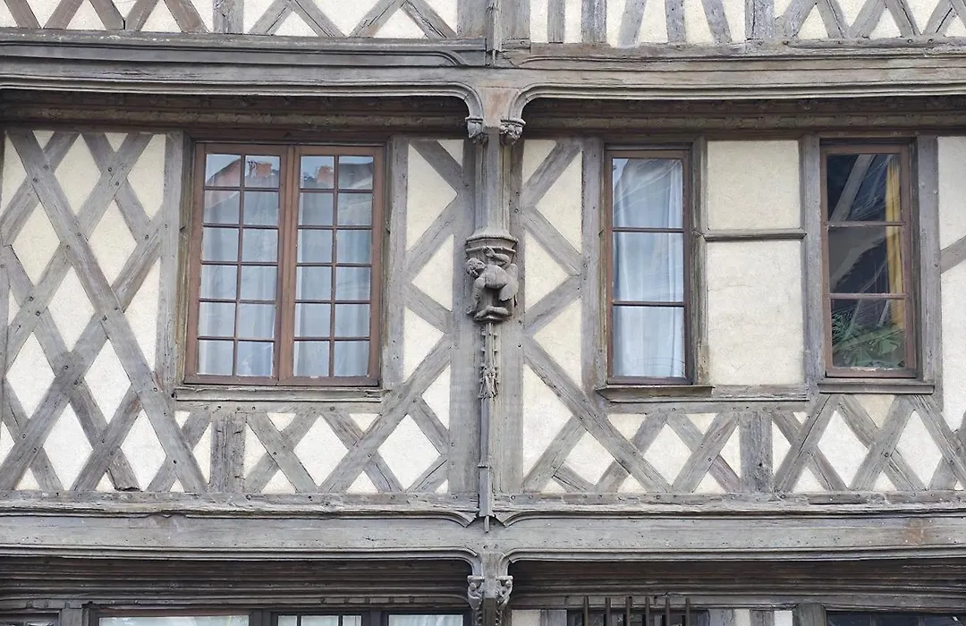 Maison des Acrobates-1
