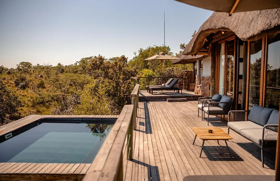 Mhondoro Safari Lodge & Villa-1