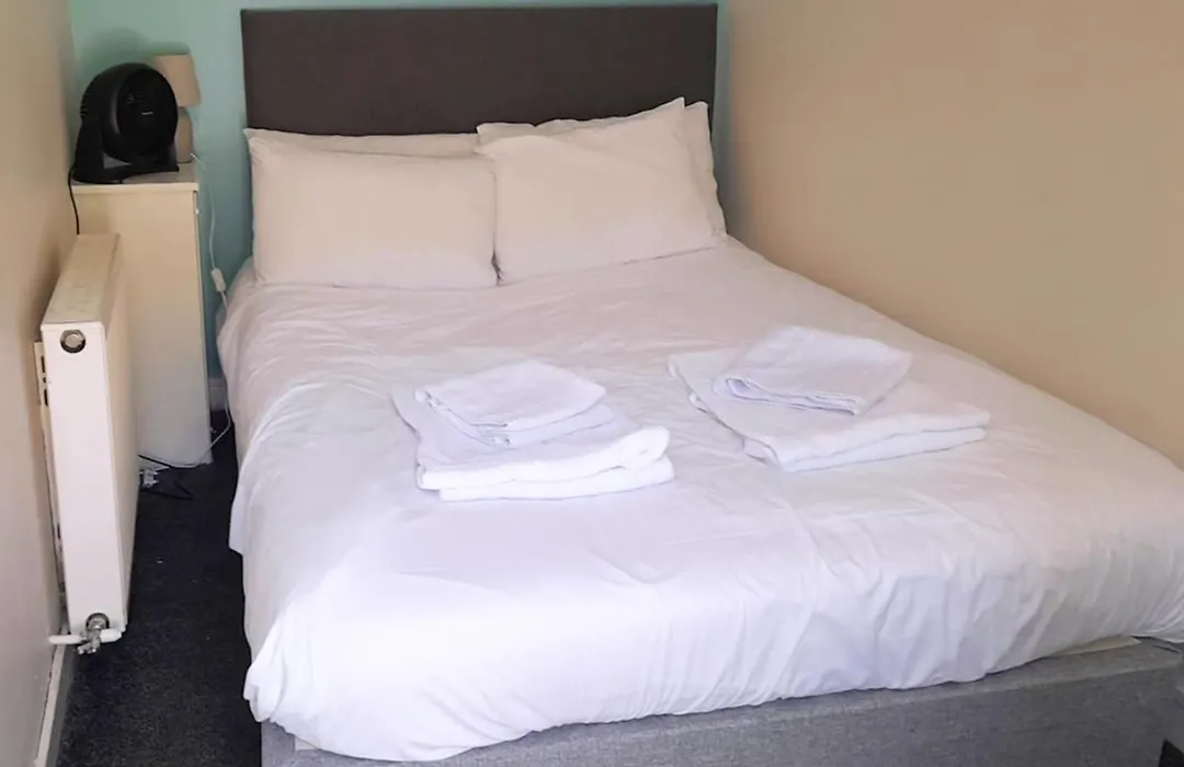 Irvine Riverside Guesthouse-1