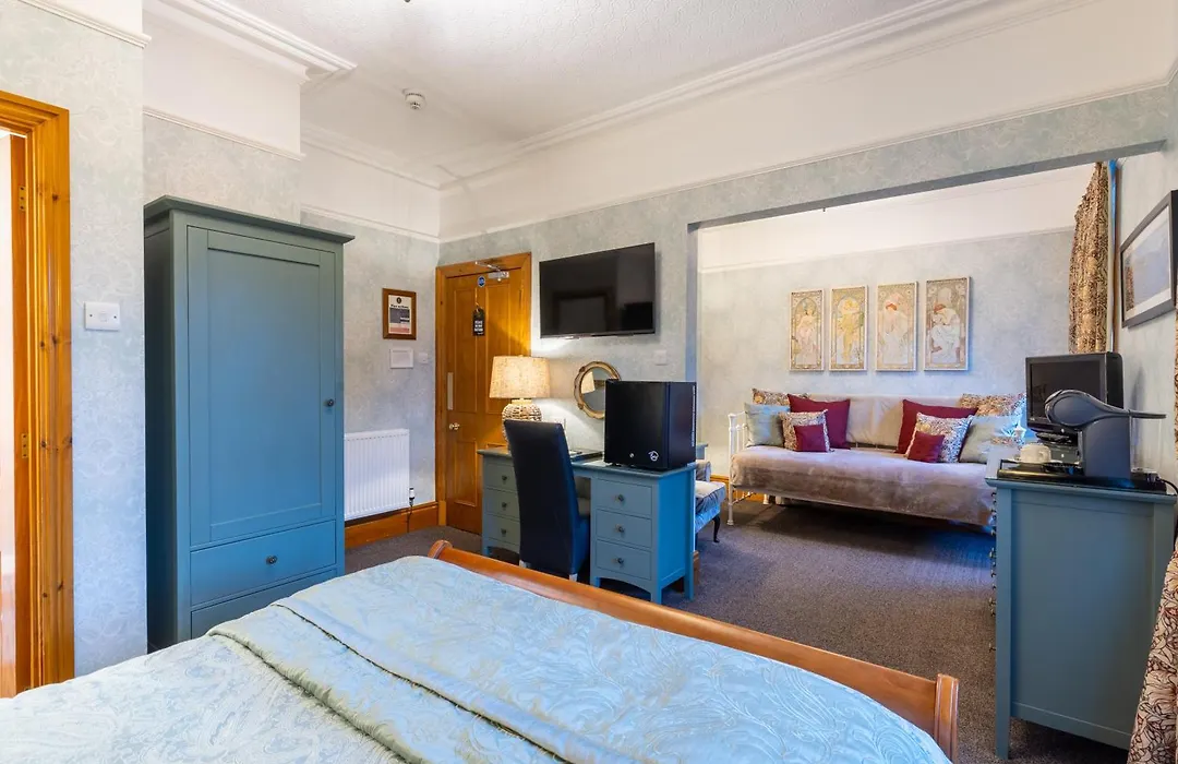 Brooklands 5 Star Guest House-1