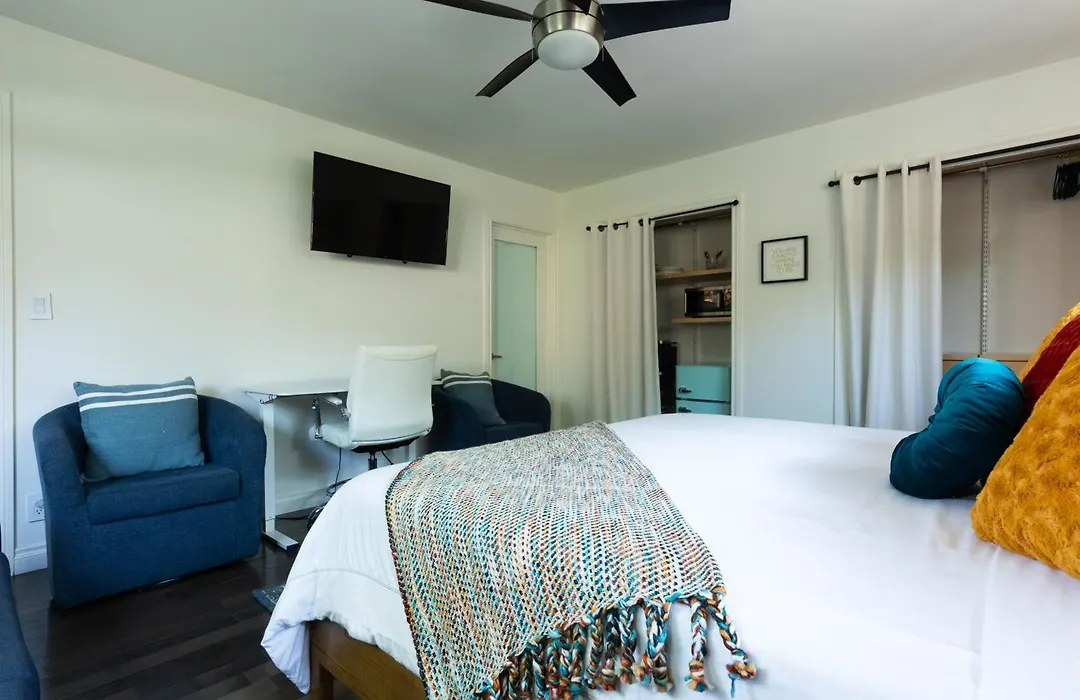 Overlooking Marina Del Rey Sailboats, Is Green Ginger Playa Del Rey On The Bluff,-1