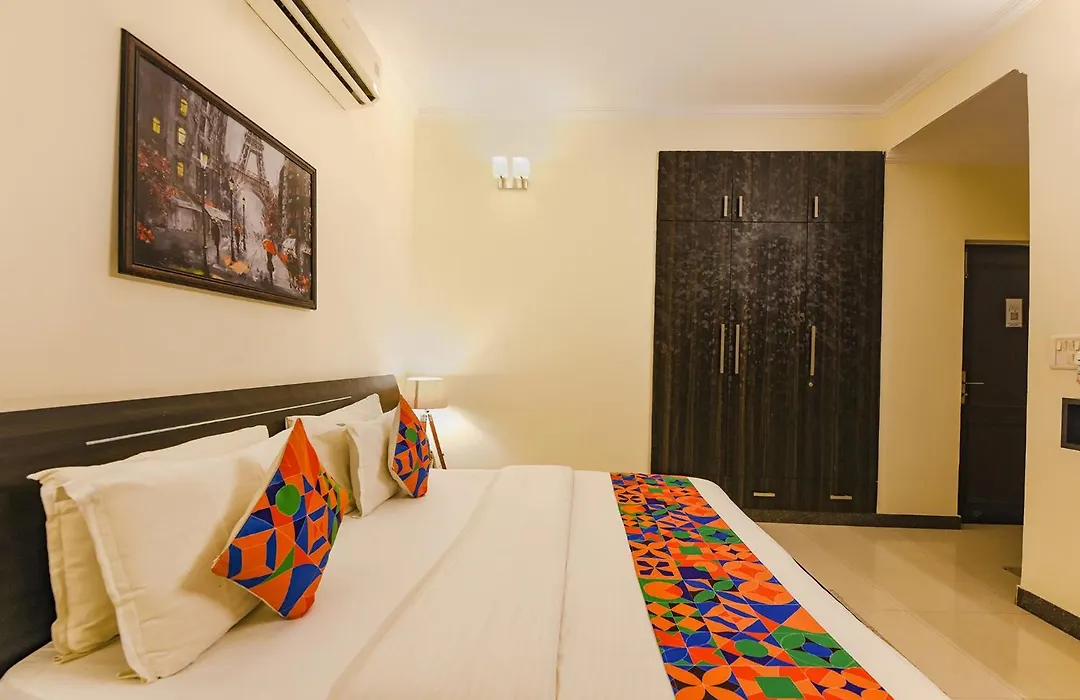 Fabhotel Golf Luxury- 10 Min From Sector 42-43 Rapid Metro Station-1