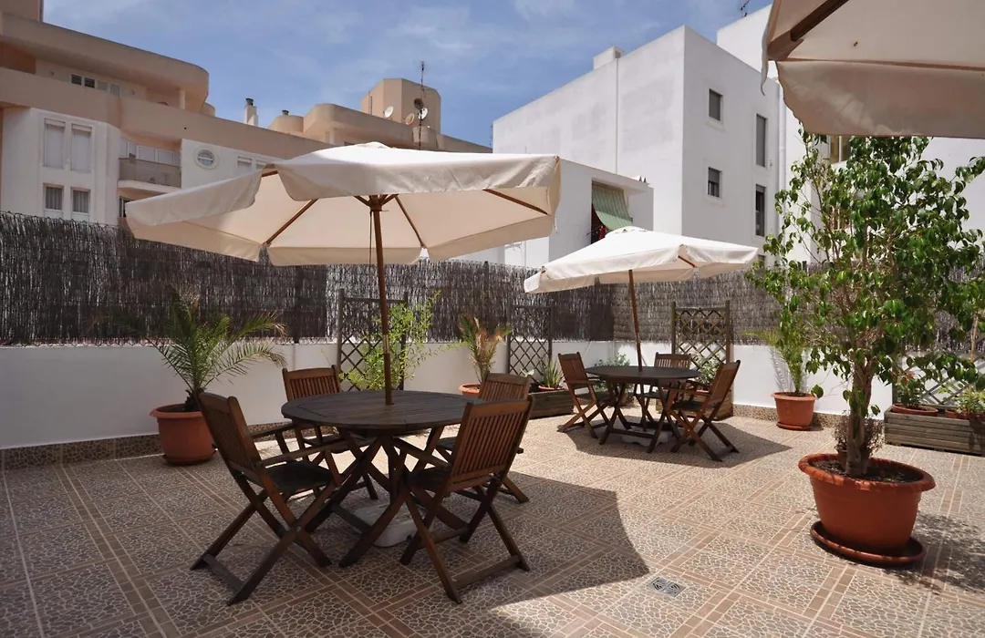 Hostal Residencia Europa Punico-1