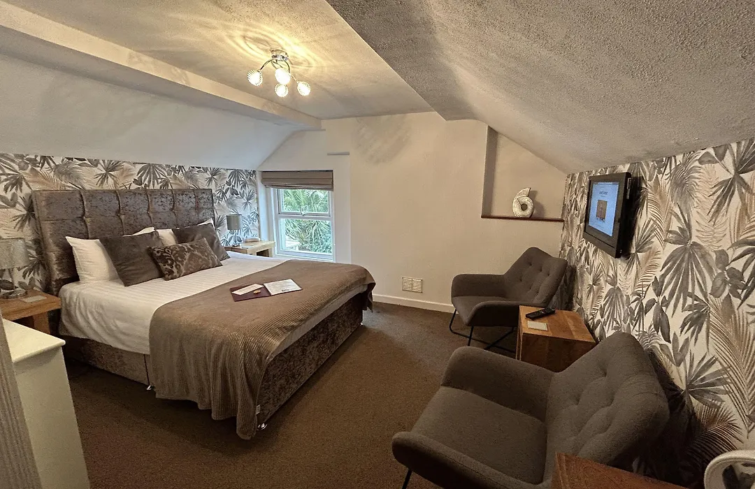 Lynton House-1