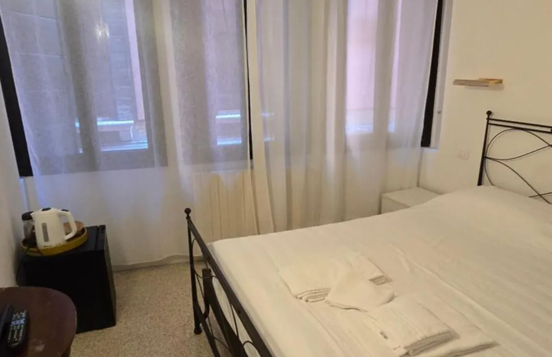 Venice Heart Rooms-1