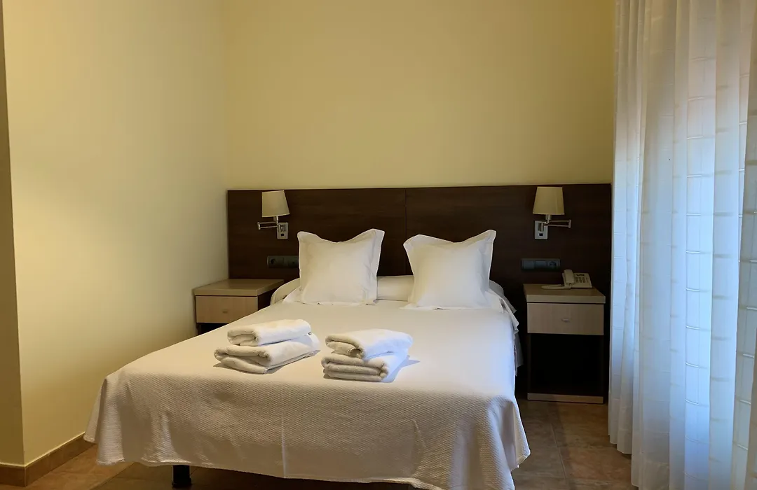 Hostal Monasterio De Rueda-1