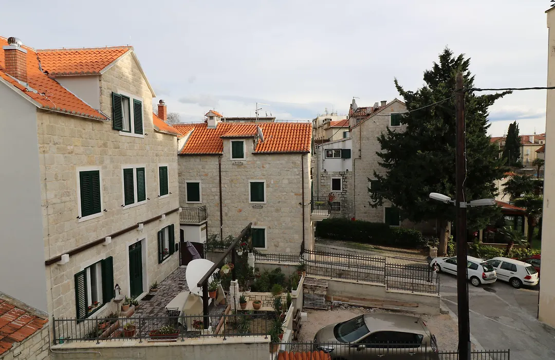 House Sandra-1