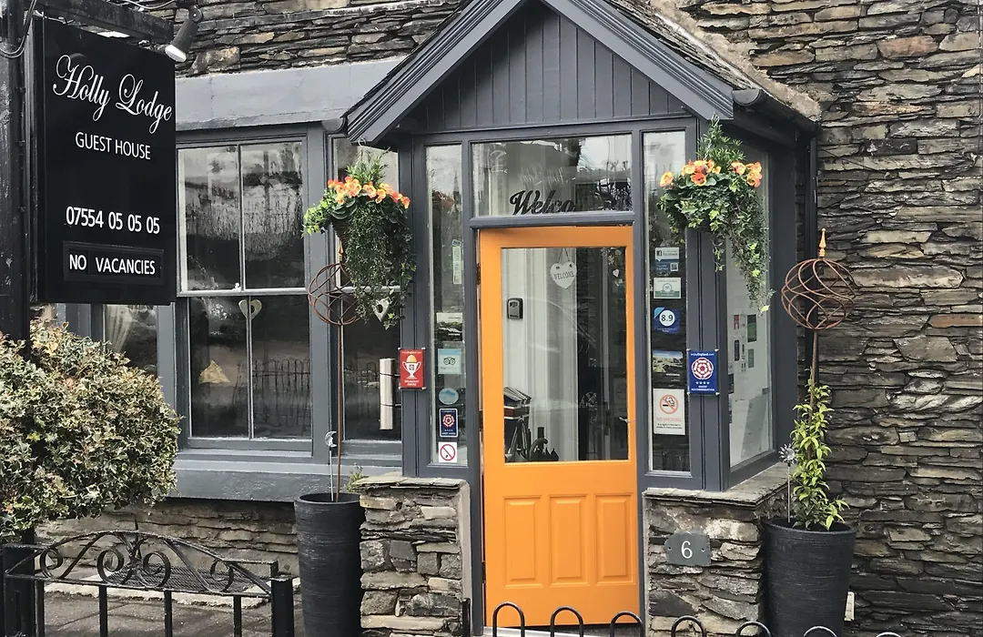 Holly Lodge Guest House With Free Off Site Health Club-1