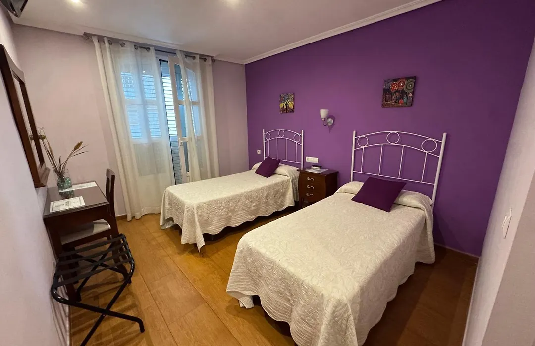 Hostal Avenida-1