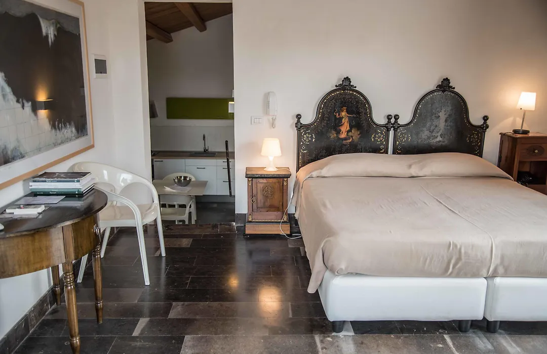 Hotel Dell'Orologio-1