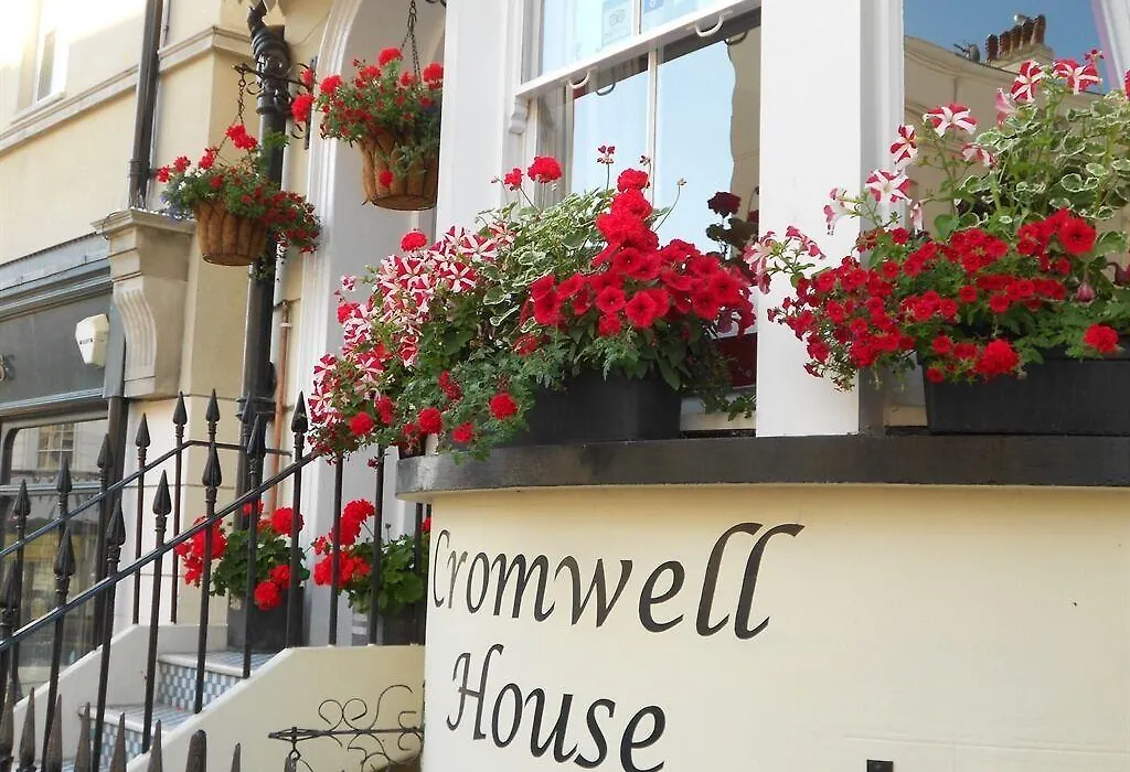Cromwell House-1