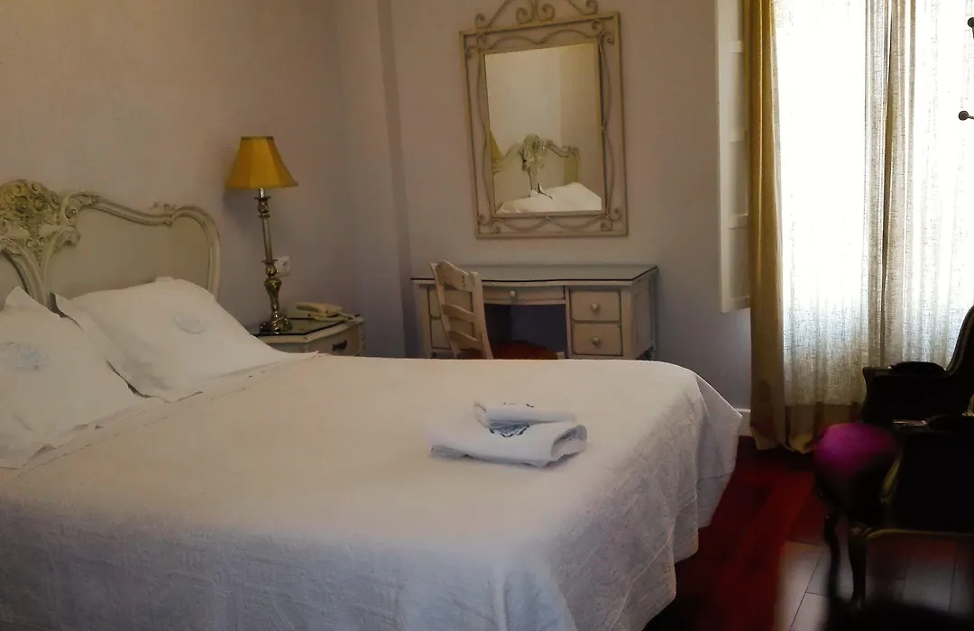 Le Petit Paris-1