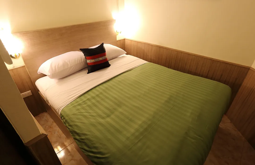 Sukhumvit 20 Guest House-1