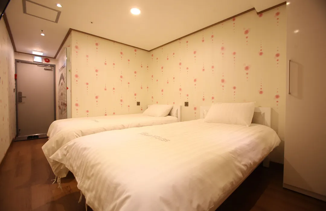 Myeongdong Mom House-1