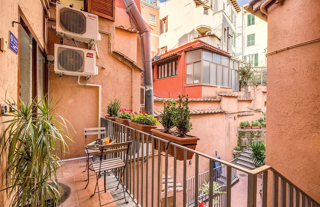 Tritone Top House-1