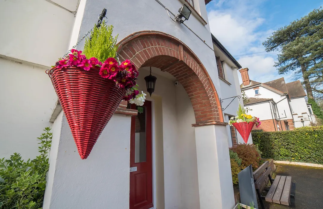 Red Mullions Guest House-1
