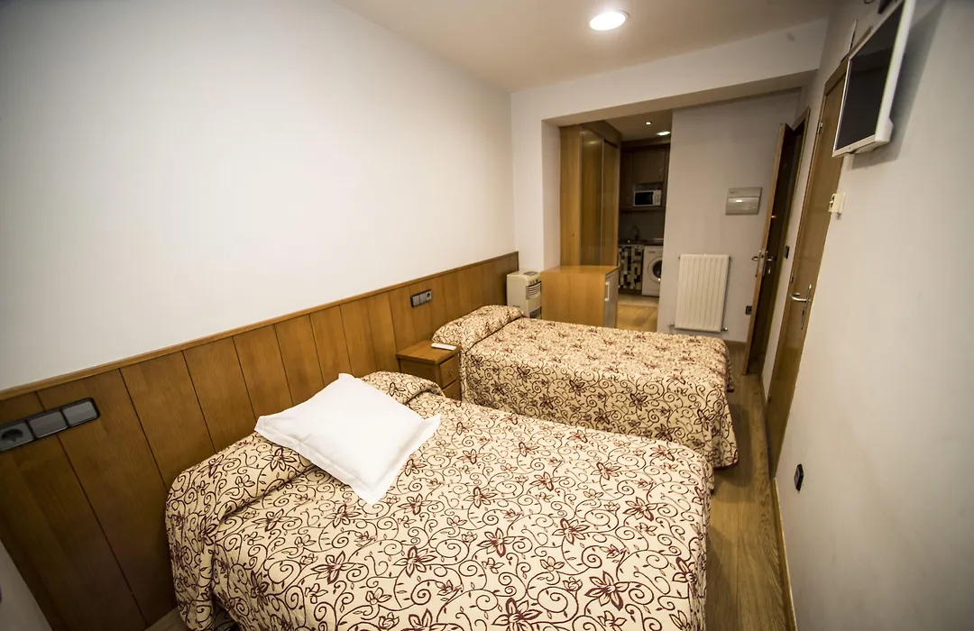 Hostal Caballeros-1