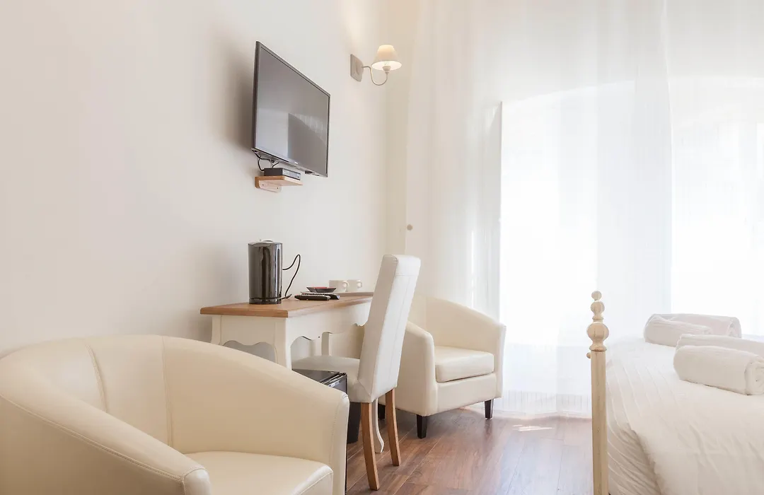 Donna Margherita Rome Suite & Rooms-1
