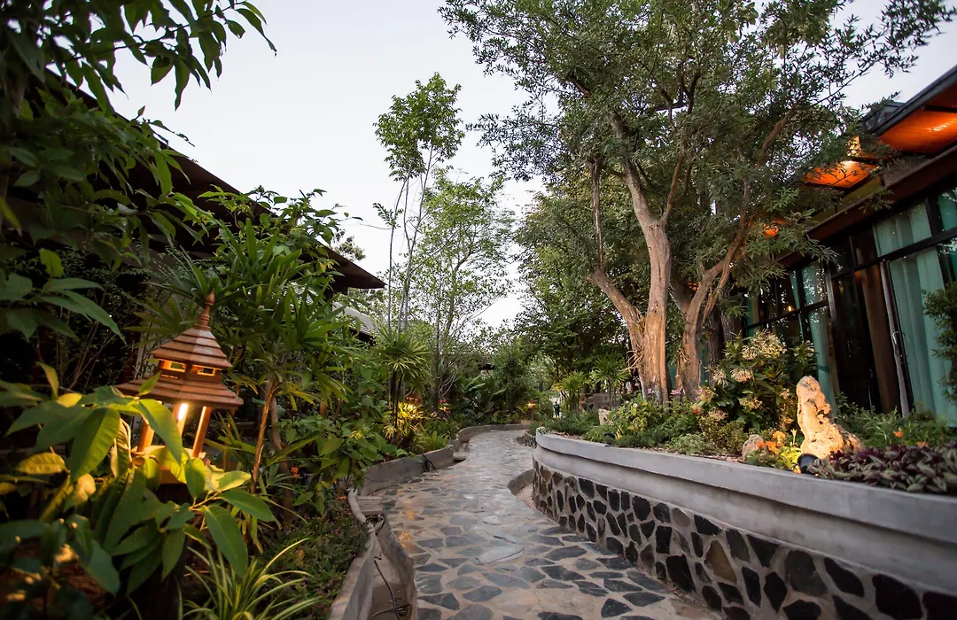 Foresto Sukhothai Guesthome-1