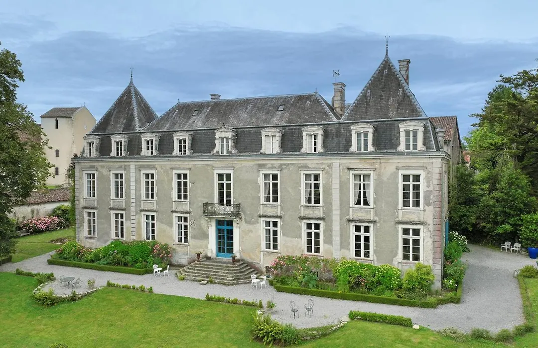 Chateau D'Estrac-1