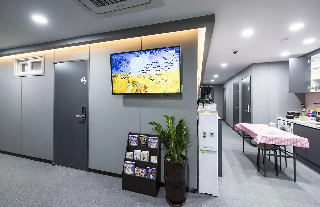 Philstay Myeongdong Metro-1
