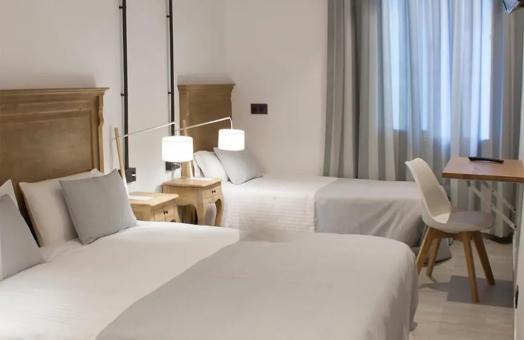 Hostal Portofino-1